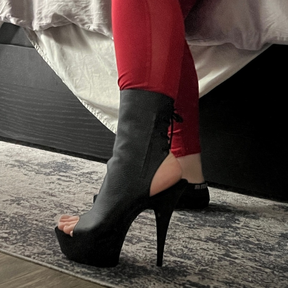 Pleaser Vegan Leather Black Platform Stiletto Booties- 9.5 (never worn) - Picture 5 of 8